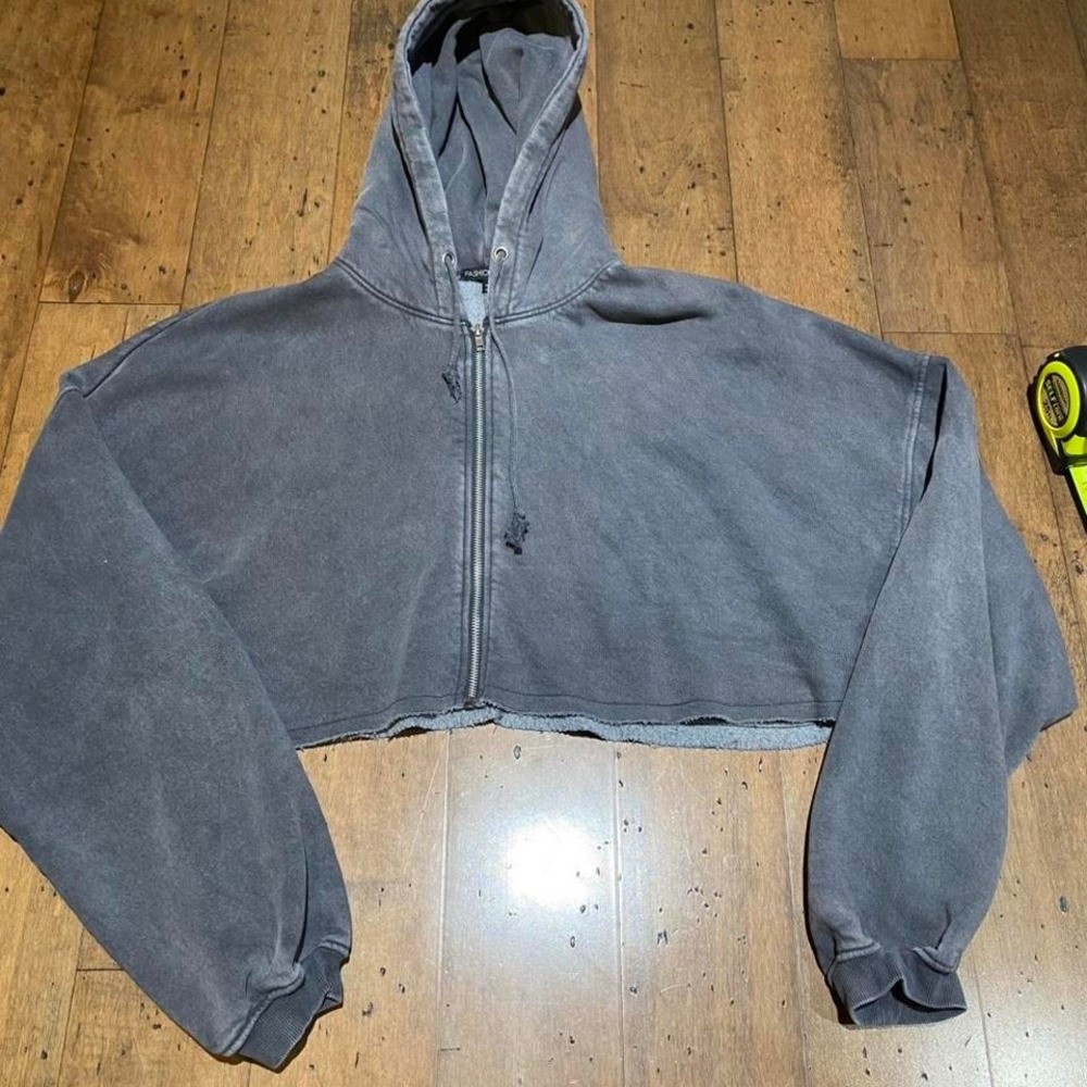 Forever 21 Grey cropped zip up hoodie
